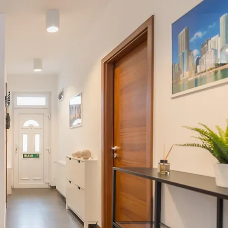 Funky Breeze & Balcony *