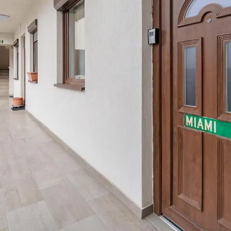 Funky Breeze & Balcony דירה בודפשט