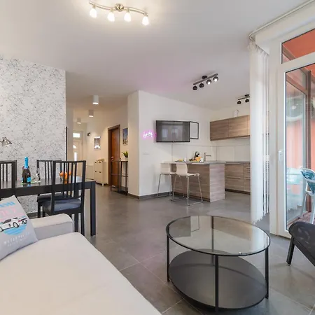 Funky Breeze & Balcony