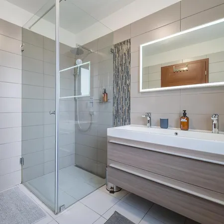 Funky Breeze & Balcony Apartman Budapest