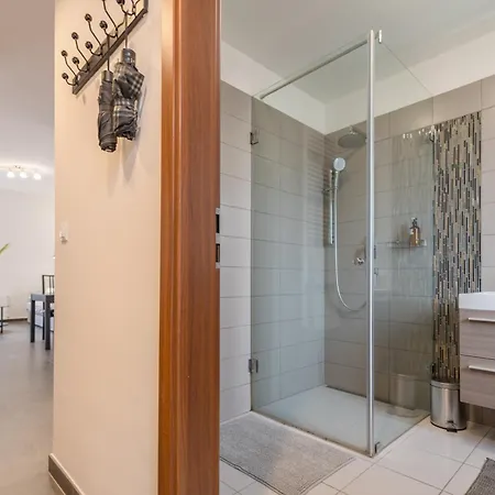 Funky Breeze & Balcony Apartman *