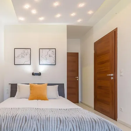 Funky Breeze & Balcony